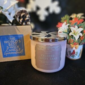 White Barn Crushed Candy Cane 3-wick Candle